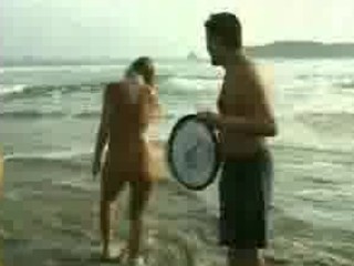 amateur fuck on the beach (funny)