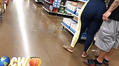 jiggly ebony booty and her man kept looking back