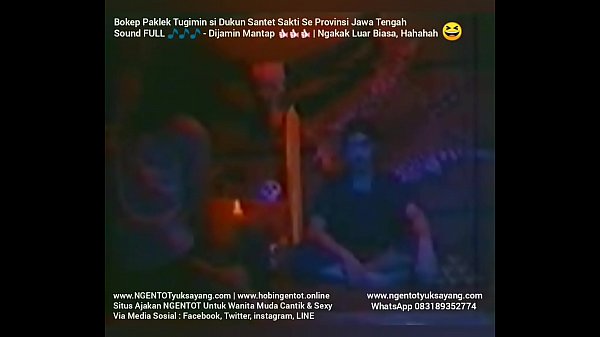 bokep indonesia | paklek tugimin si dukun santet sakti kelas international asal jawa tengah ngentot dengan neng susan si tukang jamu gendong keliling | syarat ngentot biar hilang penyakitnya | wkwkwkwkwk
