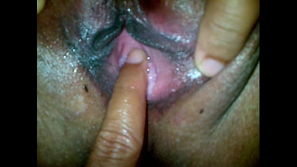 indonesian hot mami big ass and wet pussy stabbed four fingers and fuck hard and