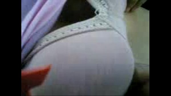 dalam mobil buka jilbab