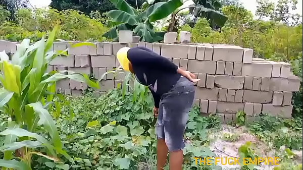 our agriculture teacher goes to her maize  garden to  inspect on what her students cultivated and she got fucked by a luck college boy