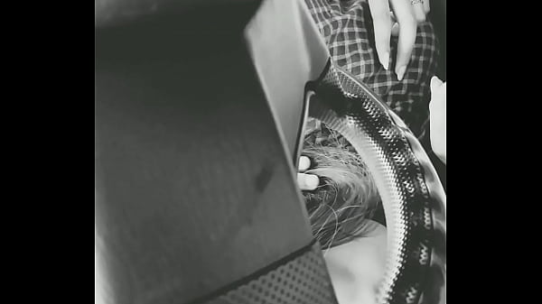 pakistani gf giving blowjob to her bf in his car (urdu audio)