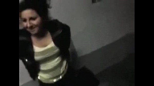 türk hatunlar otoparkta götlerini açıyor