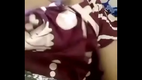 1~ indian aunty showing her big boobs