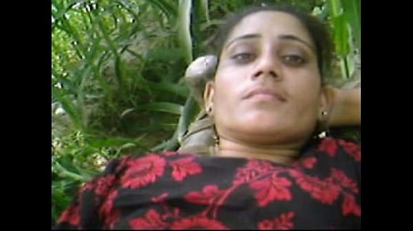 beautiful desi village girl  outdoor fucking with boyfriend