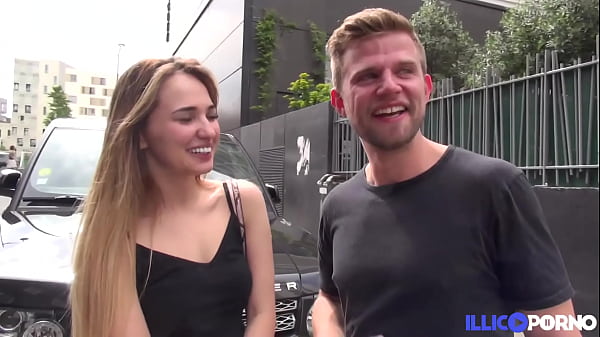 karina, sexy étudiante russe, veut baiser avec un français