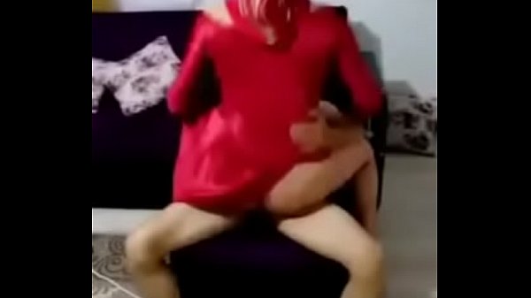 kırmızı türbanlı..mahallenin orospusu