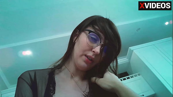 russian secretary left her husband to jump on the boss’s dick