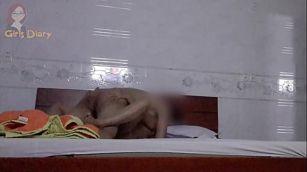 tiếng rên khi lên đỉnh của người tình dâm. nghe cứng hết người