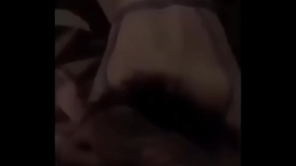 母狗被抽了耳光后乖乖口交舔蛋