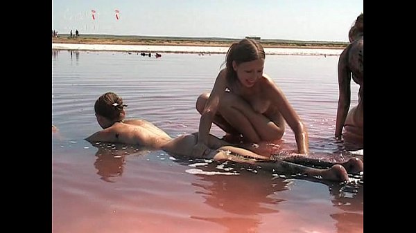 abelina & valentina lets wash now