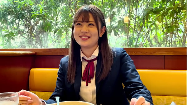 ハメ撮り　オフパコむちむちjkのラブホでハメ撮り。制服を着たままsex。jkとは思えないフェラチオテク。大きくて綺麗なお尻がエロい。齢の離れたおじさんとイチャイチャsex。https://bit.ly/3hjcurw