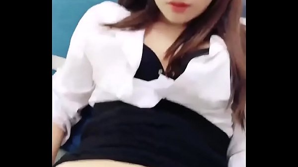 網紅劉婷精彩演繹學生看到老師穿著高跟絲襪!