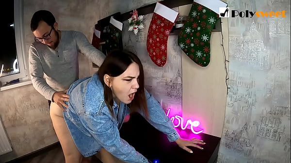 the guy was happy to fuck a beauty with a ponytail in the ass with his mouth and dick