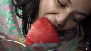 ang sarap! filipina babe eats watermelon with giant spoon