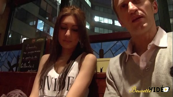 evy, a 18 ans, elle a des envies de sodomie