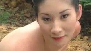 amateur – beautiful chinese girl outdoor posing