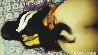 tamil married aunty in saree wimpers in pleasure