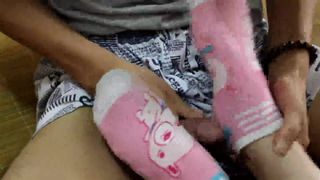 china student’s sexy soles and toes and feet footjob