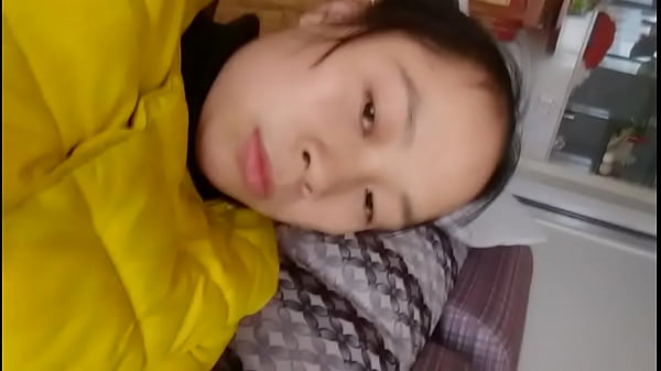 chinese girlfriend take photos