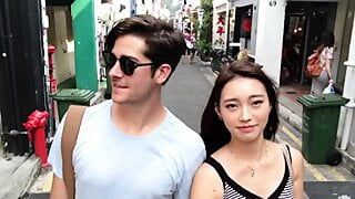 jeune chinoise soumise docile baisee