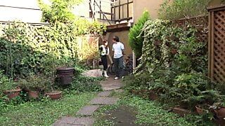 junge notgeile asiatin 23 bekommt jeans zerrissen und wird von zwei typen gefickt