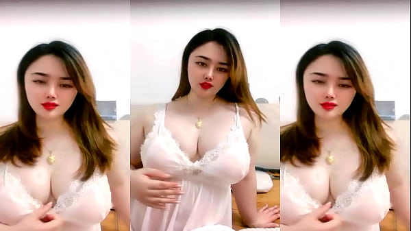 nhìn vú là sướng