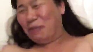 threesome with 2 chubby chinese mature