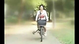 sdms-598 – japanese bicycle ejaculation 3