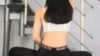 yuanyuan shaking ass for cum