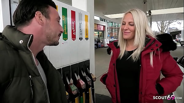 deutsche amateurin lara cumkitten von user beim tanken erkannt und spontan gefickt